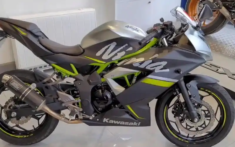 川崎ninja125实车展示