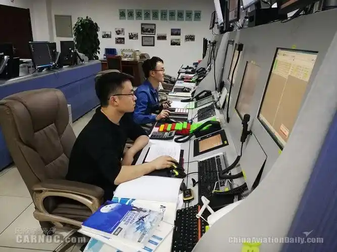 青海空管西宁进近管制员凝心聚力为生命保驾护航