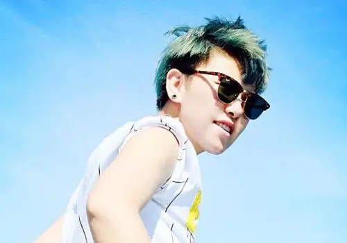 圆脸帅t剪不寻常短发发型就算是女生也能帅到让人侧目