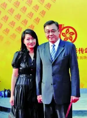 尔冬升罗晓文夫妇