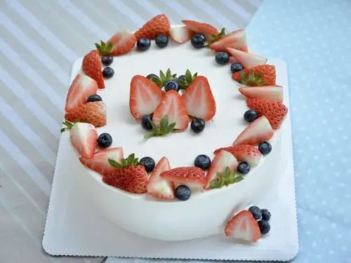 草莓生日蛋糕