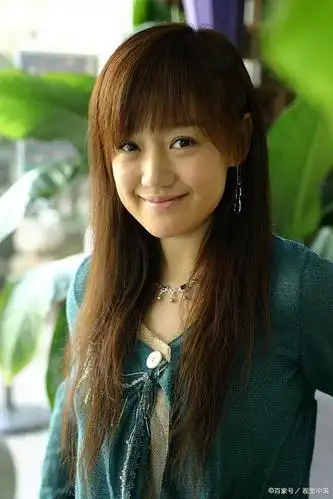 娱乐圈实力派演员,薛佳凝新恋情疑似曝光,与神秘男子共进晚餐