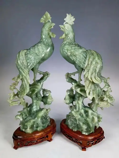 67全品,带原托,整块玉料巧雕而成