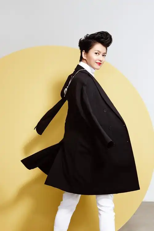 梁咏琪 a new chapter a wider vision