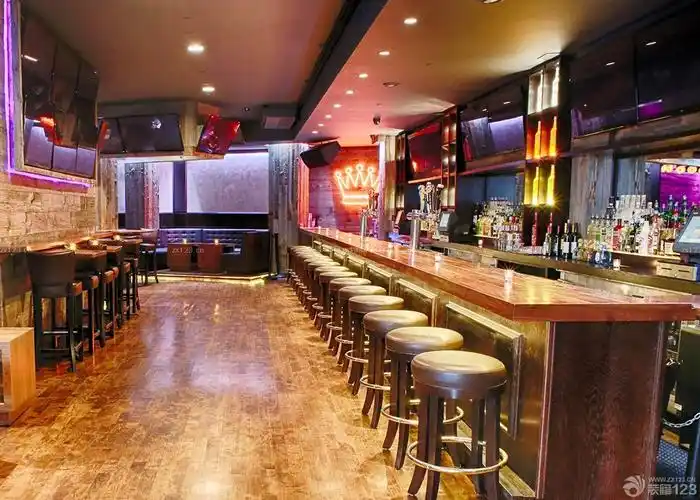 经典小酒吧木质吧台装修效果图品