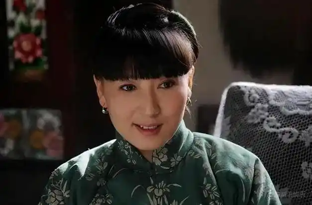 闫学晶自曝已退休不拍戏与综艺退休每月5000多要给儿子还房贷