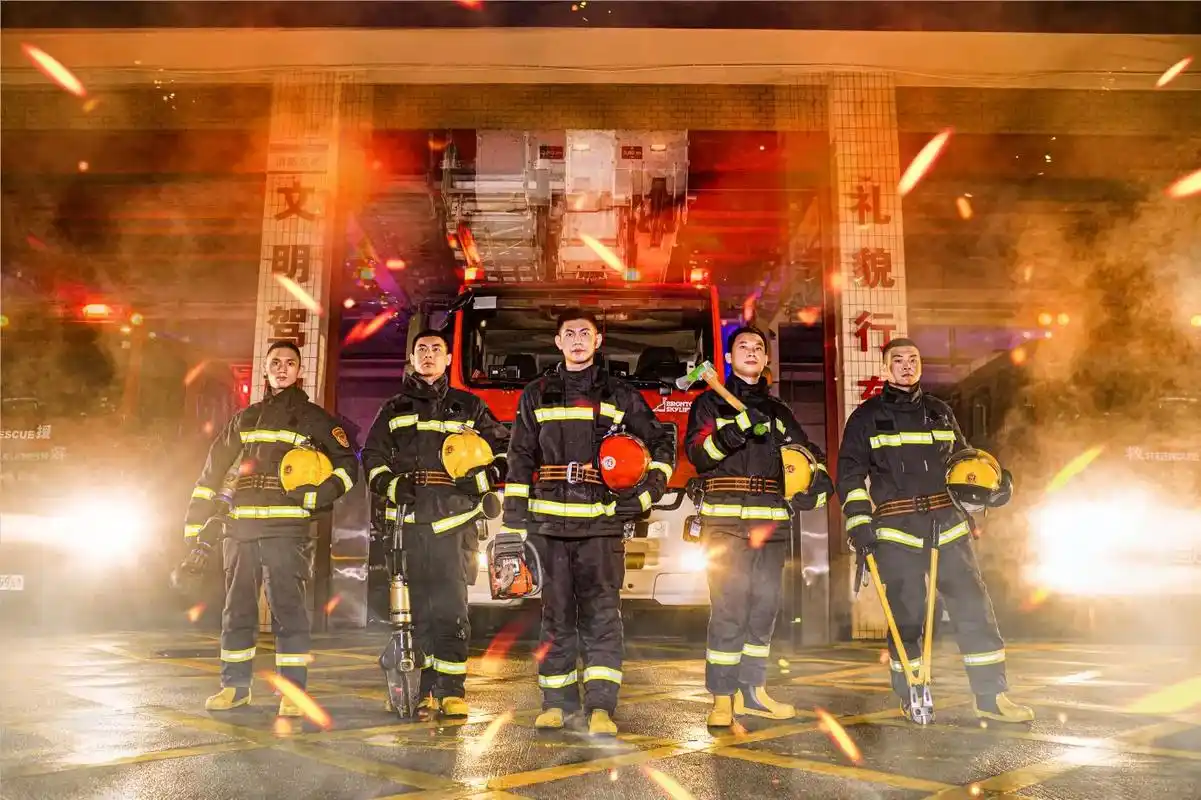 反向宣传来一波～你想要的蓝朋友高清壁纸来啦!#消防员   # - 抖音