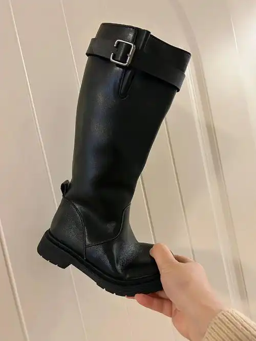 弱弱的问一下五岁小女孩可以穿这种靴子吗