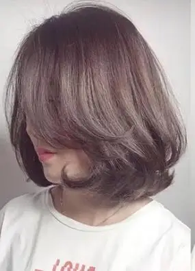 2022年短发烫发发型时尚又瘦脸