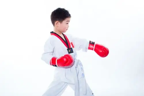 五岁跆拳道小子冯鼎皓