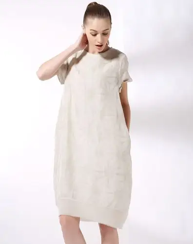 机理面料o型连衣裙