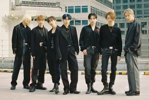 爱豆组合拍摄组成员确诊,歌谣界再次陷入紧张