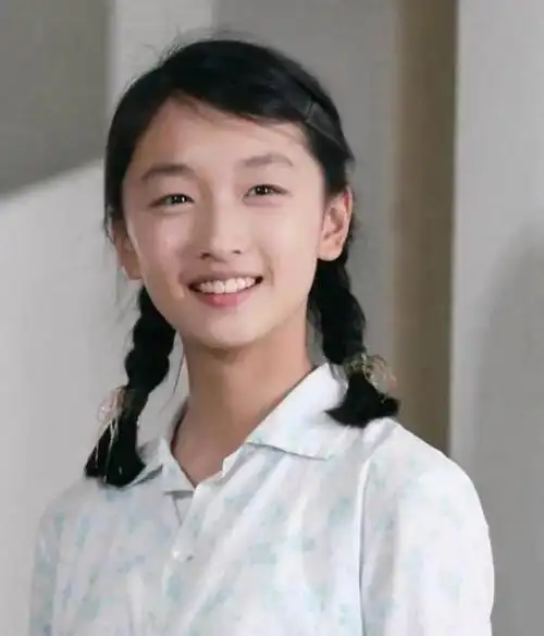 32岁周冬雨被质疑面相变了,网友直呼变老变凶了,越看越像小老太