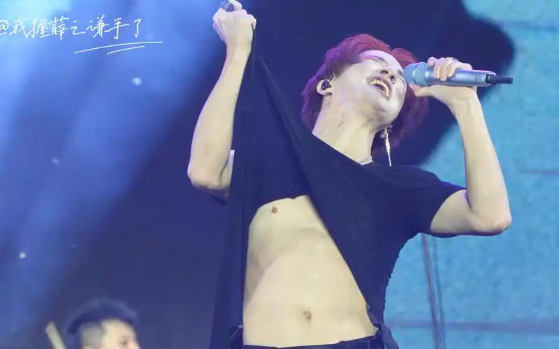 生活要有要有态度!撩衣服老薛我死了啊啊啊啊 @薛之谦