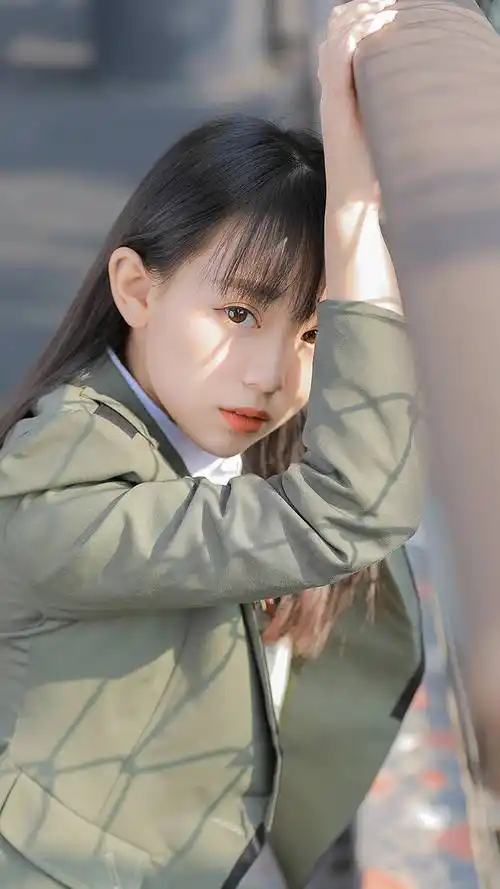 学生时代校服少女楚楚动人高清手机壁纸