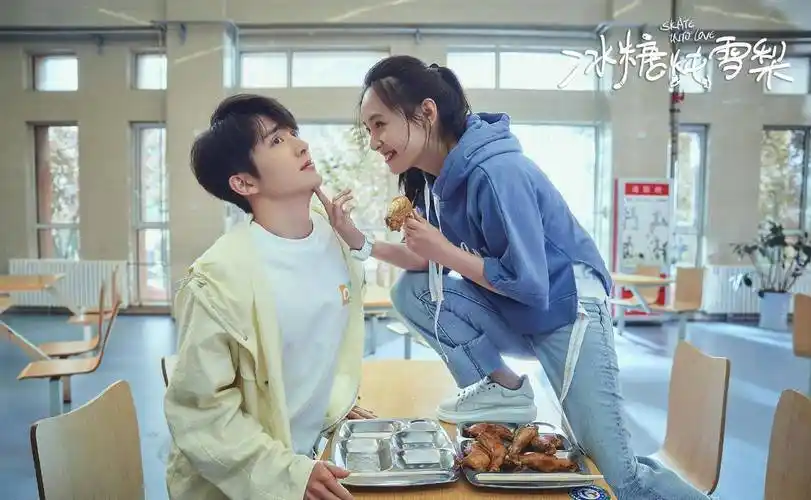 《冰糖炖雪梨》甜蜜开播,张新成吴倩装美扮小学生,实在没眼看_黎语冰