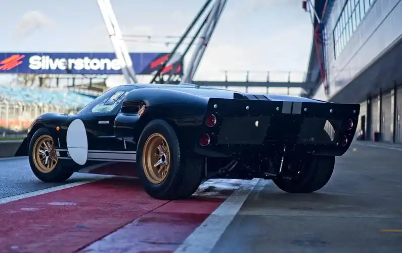 输出功率达800马力 纯电版福特gt40官图公布_凤凰网汽车_凤凰网