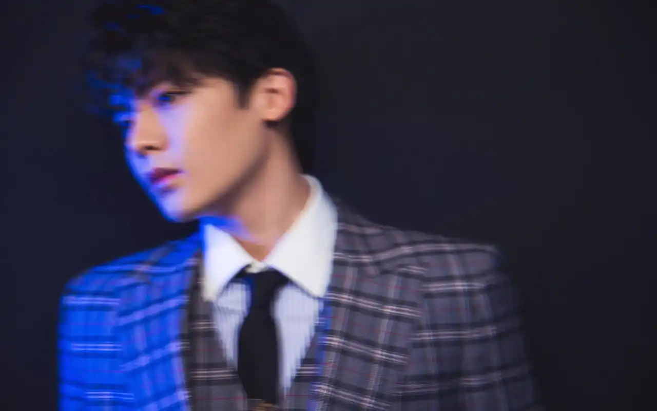 侯明昊最帅电脑桌面壁纸图片