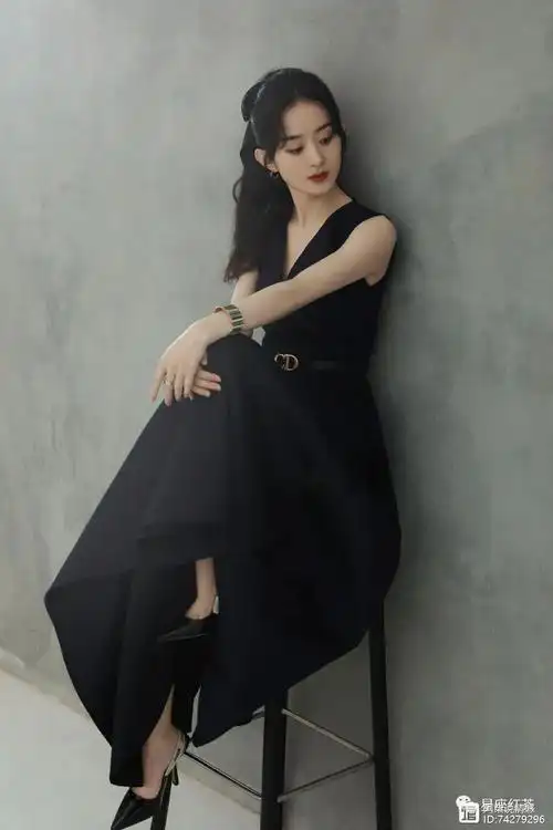 赵丽颖穿连衣裙美出新高度,深v款,裸色款,可盐可甜