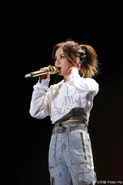 邓紫棋紫色浪漫##邓紫棋深圳演唱会##邓紫棋iamgloria世界巡回演唱会