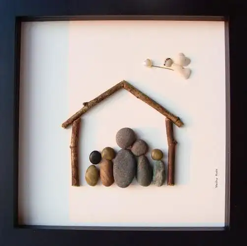 【美国艺术家 medha rode 的鹅卵石创意作品】