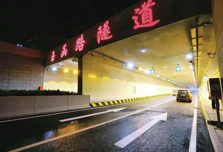 中国最长组合式城市隧道?济南玉函路隧道23日0点正式通车.
