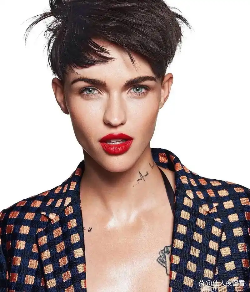 鲁比·洛斯,出生于澳大利亚墨尔本,电台mc,模特,演员