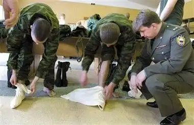 为什么中国军人只允许穿深色的袜子,有的时候,只可以穿黑色的