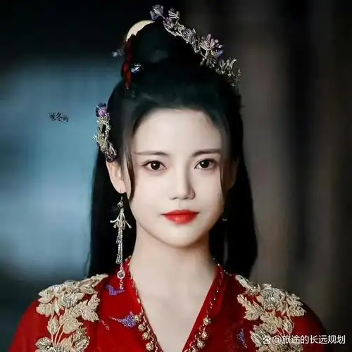 女明星的红衣古装造型,赵丽颖绝美,彭小苒惊艳,杨幂才是最合适