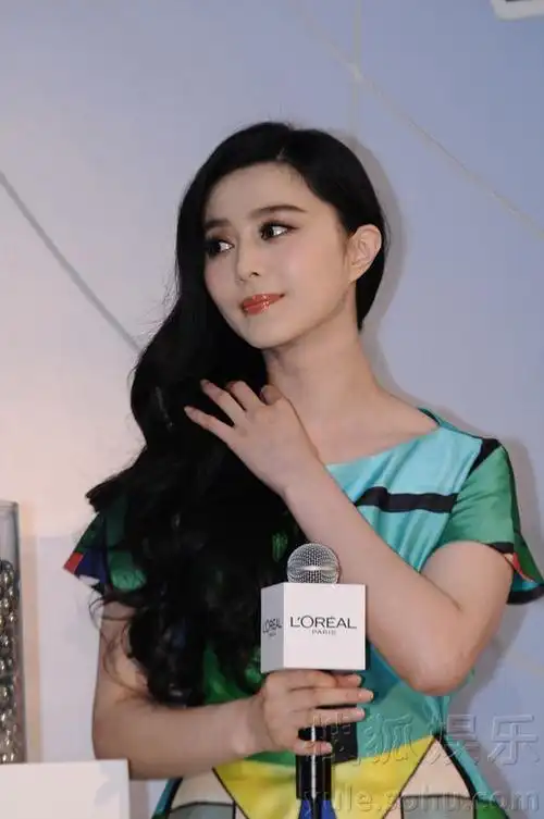 范冰冰穿薄荷绿裙上海捞金 似花仙子美艳十足(图)