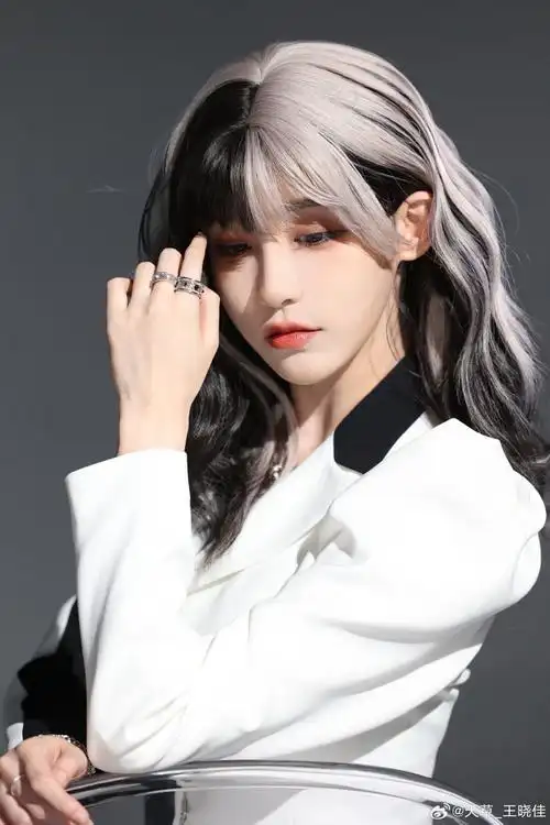 王晓佳上海时装周