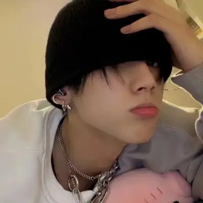 动漫头像 更多分类 手绘 动漫 卡通 小清新 黑白 唯美 意境 另类 霸气