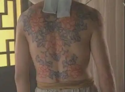 为什么说和央视版水浒相比新版燕青的纹身更漂亮