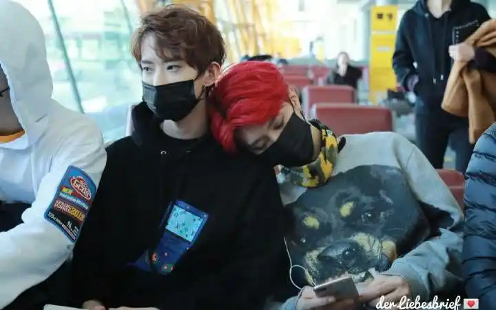 【丞淳】【范丞丞黄新淳】 机场共享耳机的男孩子