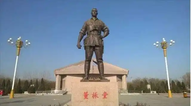 红五军团总指挥董振堂,42岁战死沙场,子女后代怎么样了?