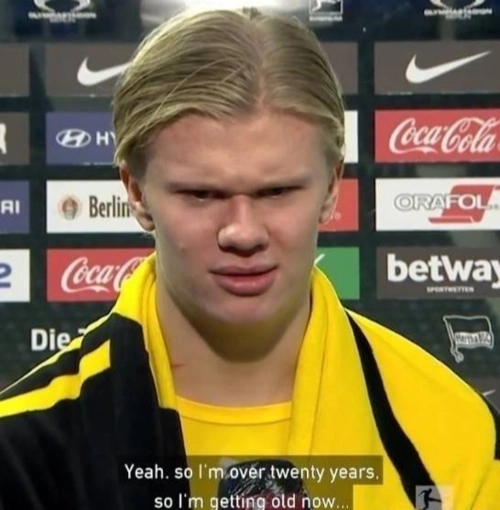 多特3球大胜布鲁日,哈兰德进2球,上一场进4球被换下不开心