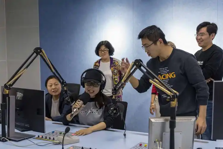 值得包广人骄傲的一件大事---广播电台直播间技术改造圆满完成!