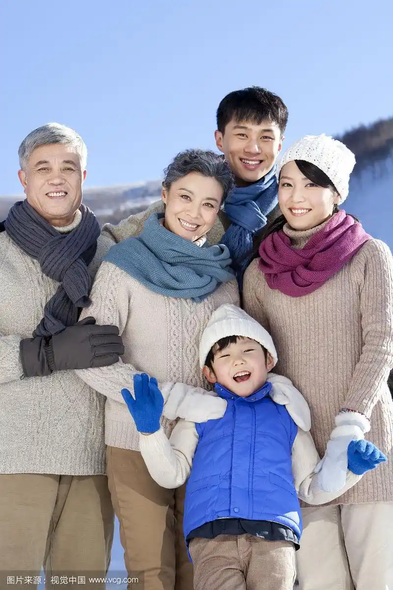 一家五口冬日全家福