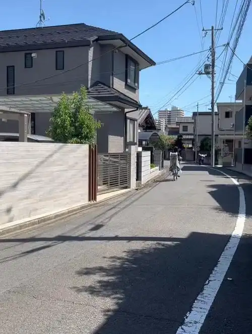 日本普通家庭住宅区,一户一宅,安静舒适,但邻居不串门-度小视