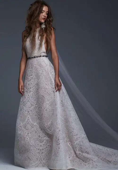 vera wang王薇薇2017秋冬婚纱系列lookbook 本季设计灵感源自 17世纪