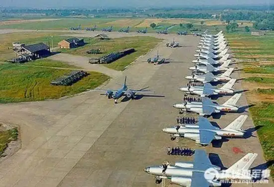 俄媒称,14个轰-5轰炸机洞库可容纳600架轰-5,足以停放中国空军所有