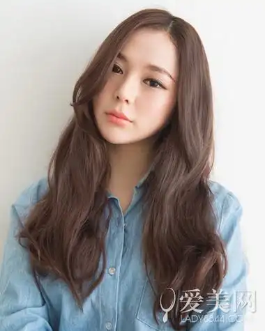 q5:中学生方脸适合什么发型女