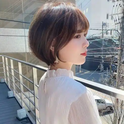 原创最具人气的女士短发蓬松瘦脸层次感满满剪完显小10岁