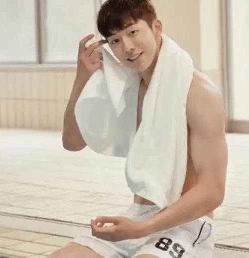 图南柱赫肌肉照片令人鼻血直流合流韩版步步惊心拍摄引期待