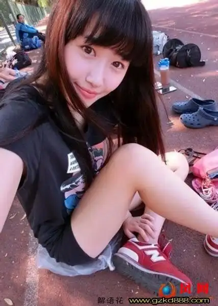 回眸一笑百媚生,人大校花康逸琨的迷人魅力