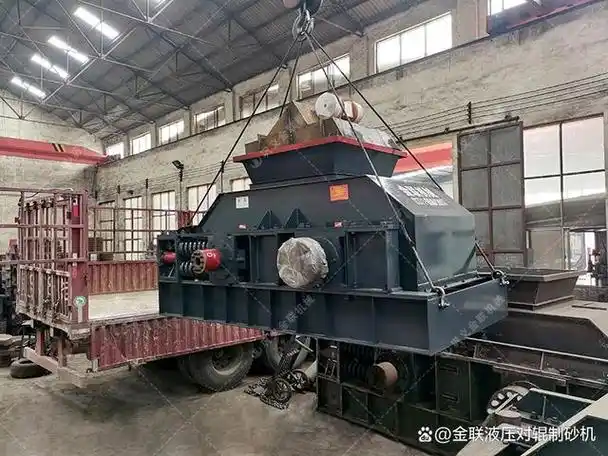 瓜米石是一种常见的建筑材料,它的学名为"卵石",可以作为水泥制品的