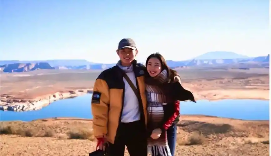 霍尊,一场情感纠纷毁掉前程,究竟该怪谁?_陈露_春晚_首歌