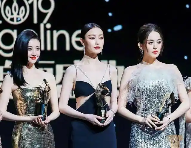 女明星同台走秀谁最美,我反正已经两眼放光了(组图)