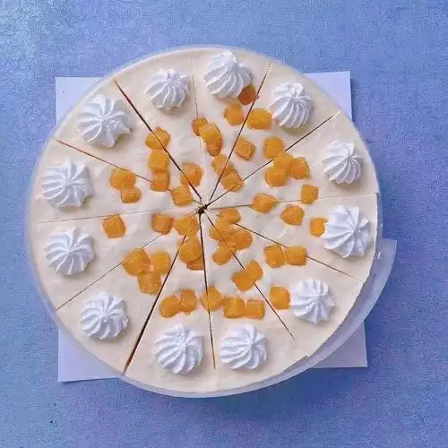 新品圆形慕斯蛋糕上新