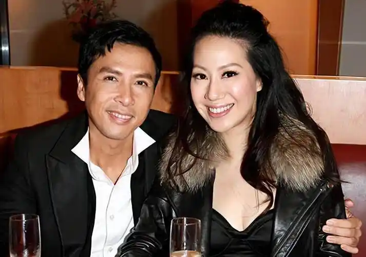 甄子丹对妻子有多甜蜜,对前妻就多无情,汪诗诗有什么魔力?